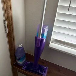 Swiffer Wet Jet + 1 New Bottle Cleaner 