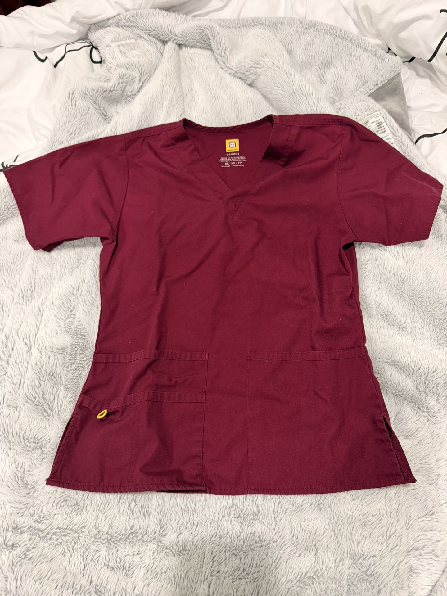 Wonder Wink Womens XS-S Scrub top