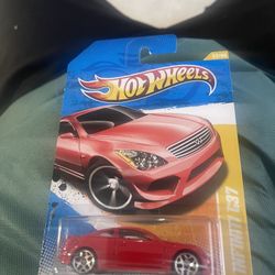 Red 2007 Infiniti G37 Hot Wheels diecast car 