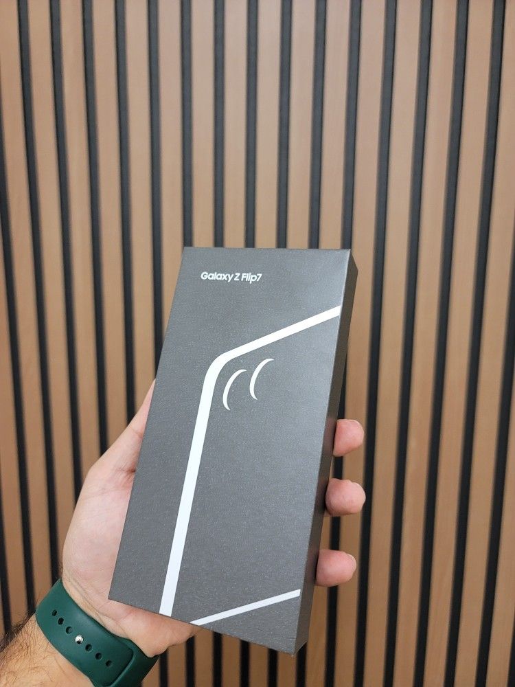 Samsung Galaxy Z Flip 7 Unlocked ($10 Down)