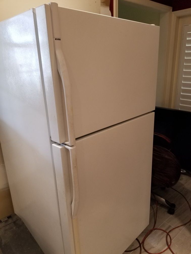 Sears Kenmore top freezer refrigerator