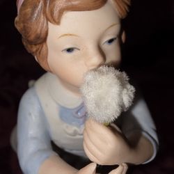 Vintage 1982 Avon Girl With Flower Porcelain Figurine 5.5" Tall