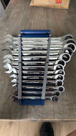 Quinn Ratcheting Combination Wrench Set