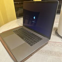 MacBook Pro (2018)  I7