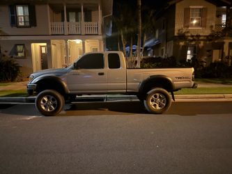 2004 Toyota Tacoma off road 4x4