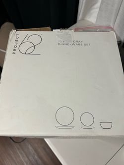 Dinnerware Set