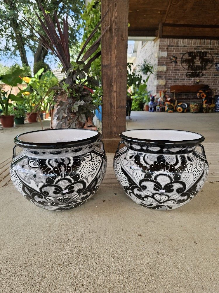 Black And White Talavera Clay Pots, Planters,Plants, Pottery $60 cada uno.
