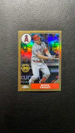 2022 Mike Trout Topps Chrome Refractor “35th Anniversary”. 