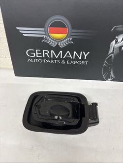 2018-2022 ROLLS ROYCE CULLINAN FUEL FILLER DOOR COVER POT OEM (contact info removed)