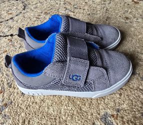 UGG Kids Shoes  -
Size: 11