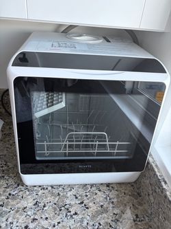 Portable dishwasher in great condition