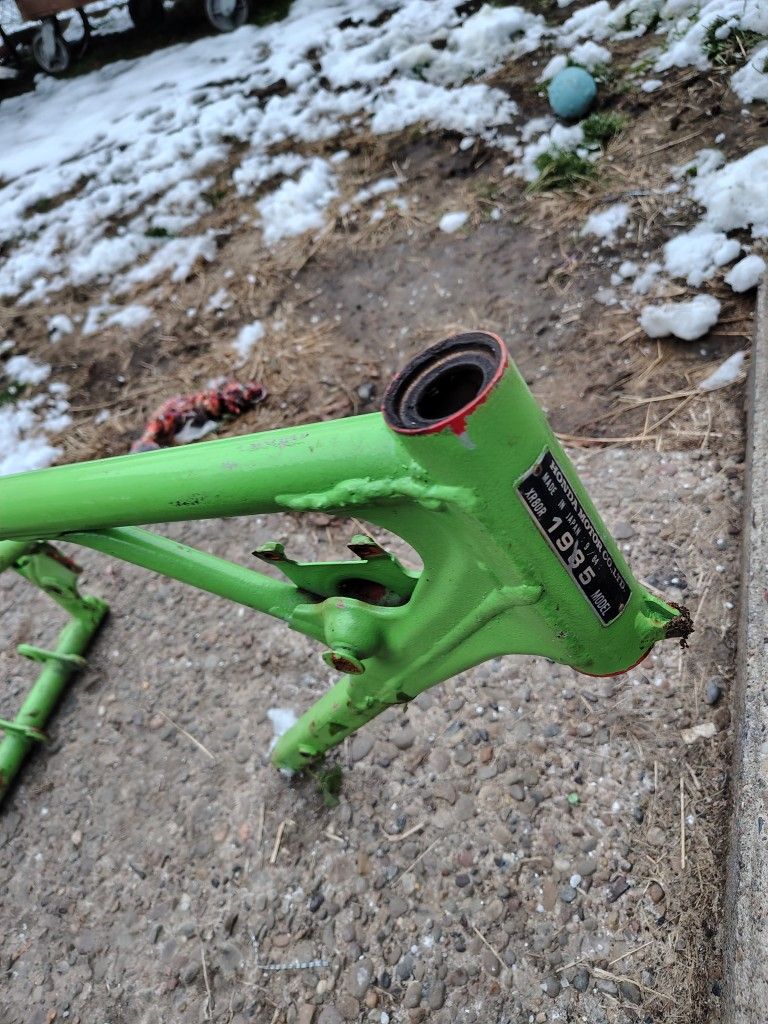 85 Honda xr80 frame $120/bestoffer or trade