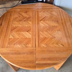 Solid Oak Round Dining Table – Parquet Top – 48”