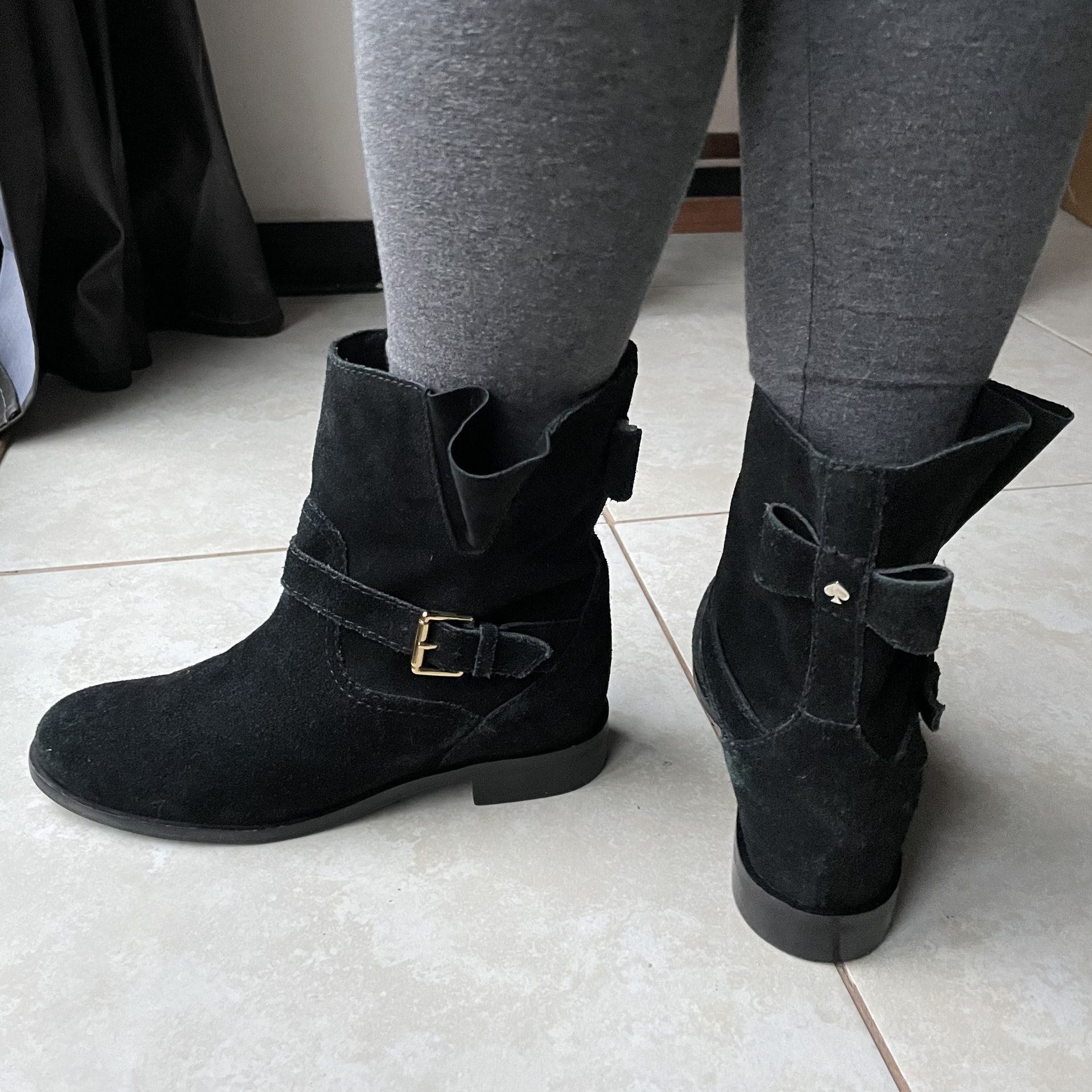 Arriba 91+ imagen kate spade black boots with bow 