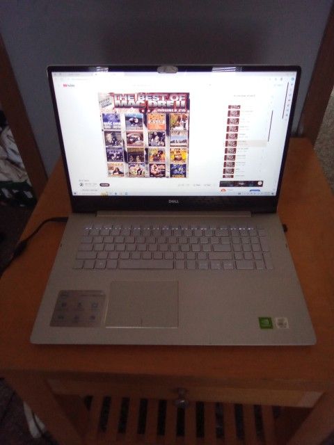 Laptop 2 - In - 1 Inspiron 17 7000 Grey