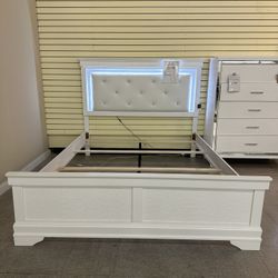 Queen Bed With LED Lighting 