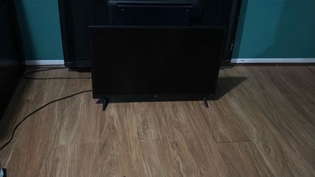 28” smart tv with remote