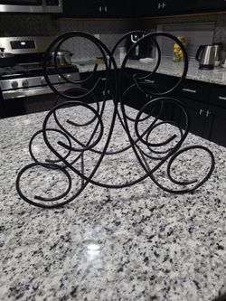 6 Bottle Wine Rack PERFECT FOR THE HOLIDAYS!! 