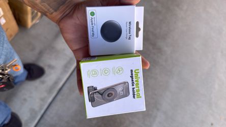 Wireless Tag & Universal Magnetic Phone Holder Bundle