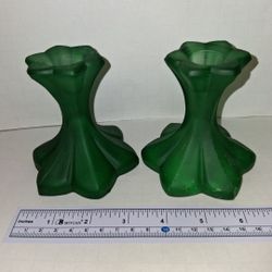 set of 2 green glass vintage candle stick holders $2 for both! 