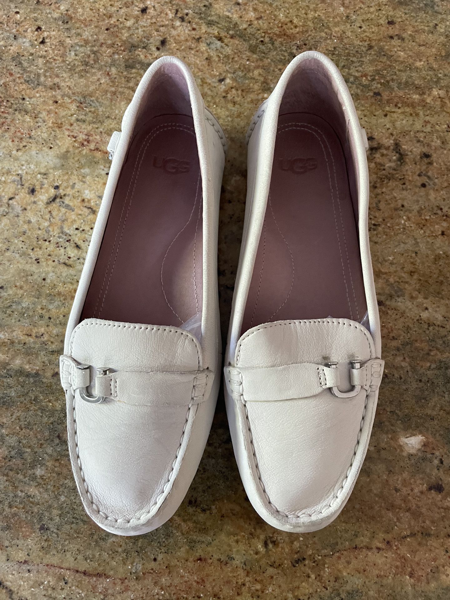  Ugg Rozie Women’s Flats  Antique White    Size 6.5