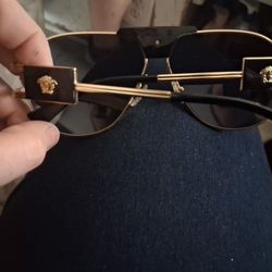 VERSACE VE2252 SUN GLASSES