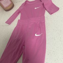 Nike Infant Girls Set $12🤯 
