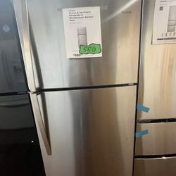 Whirpool 19.2 Cu. Ft Top Freezer Refrigerator