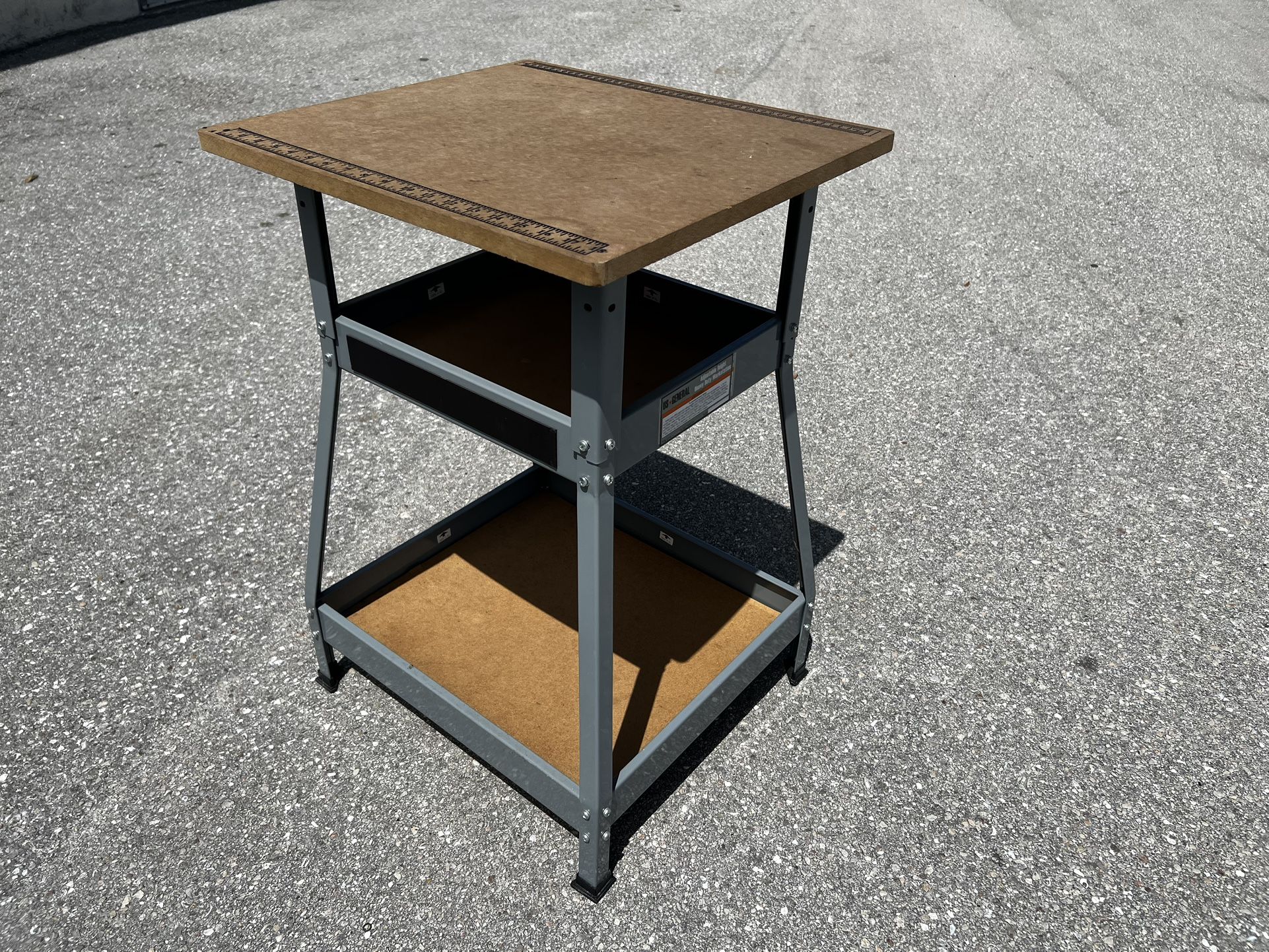 Heavy Duty Workstation Work Bench Garage Shop Tool Table! Good Condition! 18x20x29in