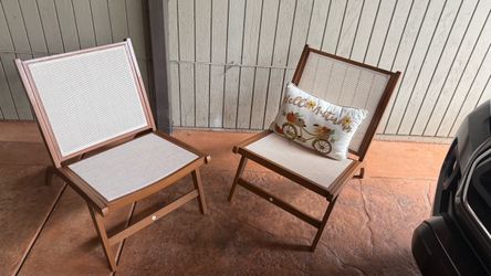Set of 2 patio chairs