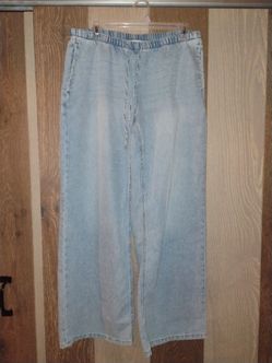 Womans jeans medium