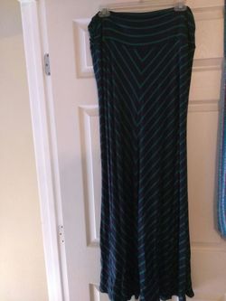 $3 maxi skirt