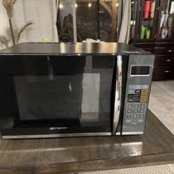 Emerson Microwave $80