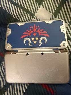 2DS XL Hylian Shield
