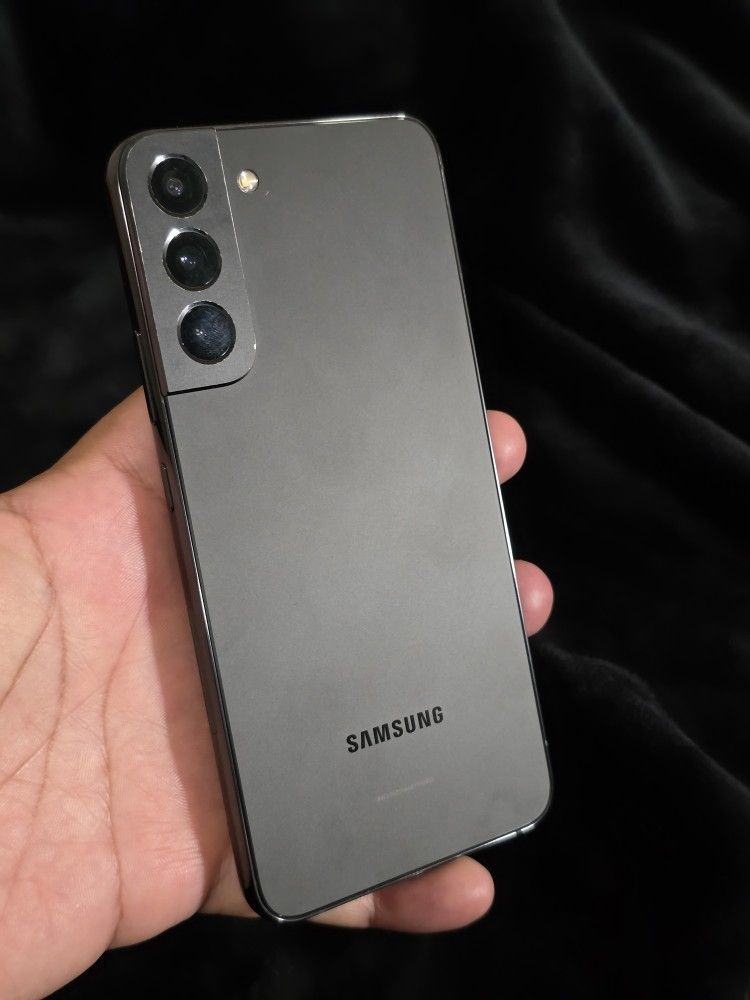 Galaxy S22 Plus - Excellent
Condition Unlocked Any Carrier