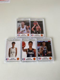 Victor Wembanyama French Basketball Set.