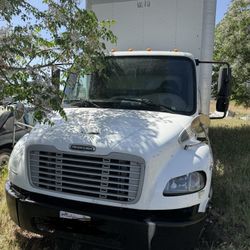 2016 Ford Freightliner 