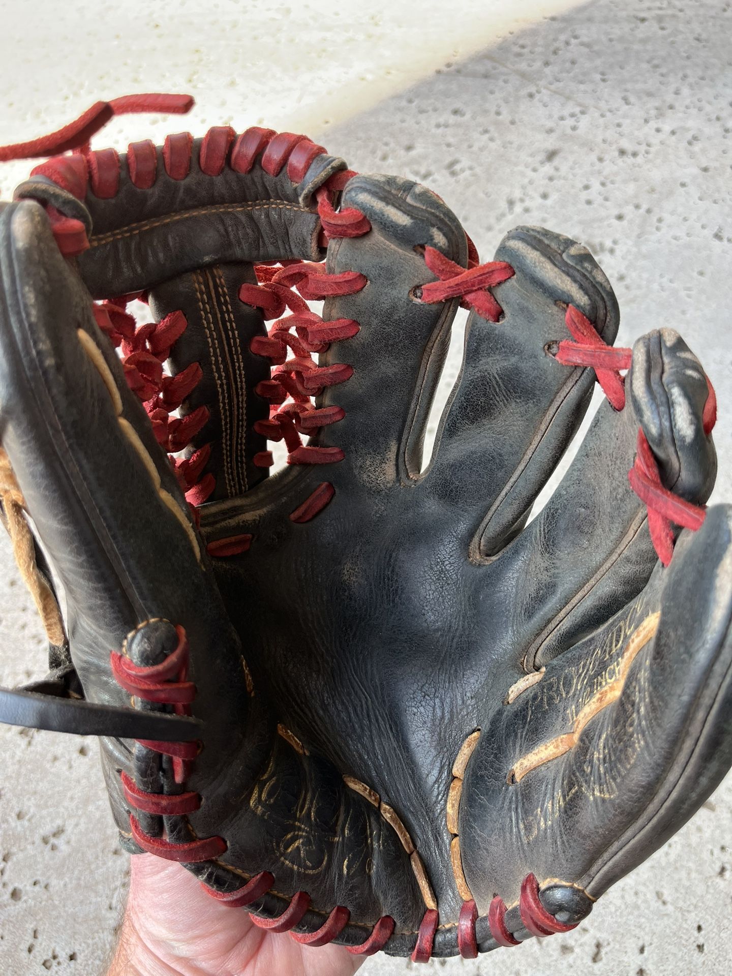 Rawlings 11.5” Heart Of The Hide Glove