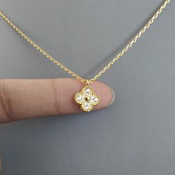 VCA Zirconia Stone Necklace 