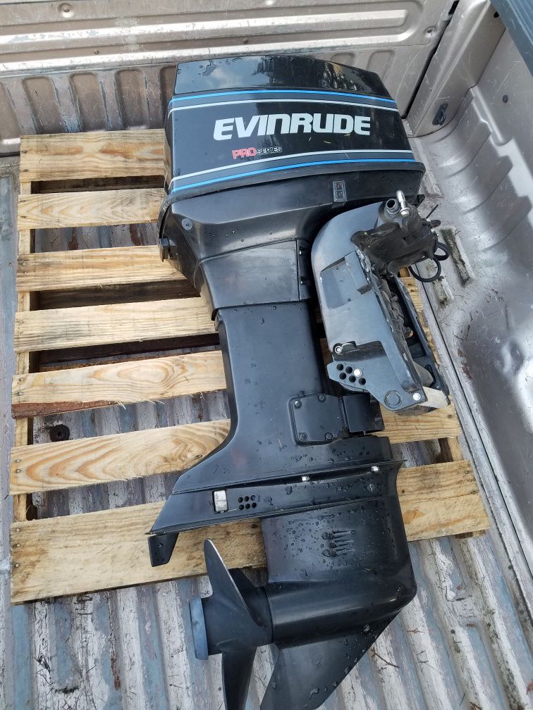 60 HP Evinrude Outboard Motor
