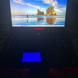 Alienware 17 R2  NVIDIA 980M Graphics Card 1TB HDD/512GB SSD Gaming Laptop