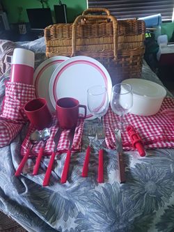 Wicker Picnic Basket Set with Accessories