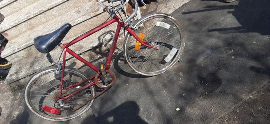 Hurry hurry for the low Collectible mini ten speed all original parts made by schwinn won't last long it's a collectible piece as a bike