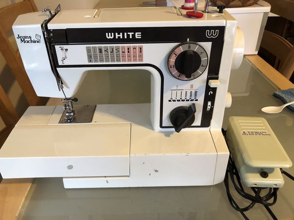 White Jeans Sewing Machine -Model 1077 for Sale in Renton, WA - OfferUp