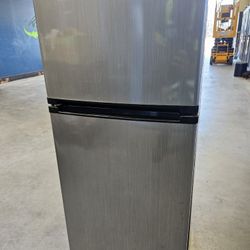 Small Fridge/freezer $80