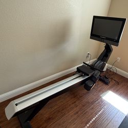 Nordic Track Ifit Row Machine. Like New. 