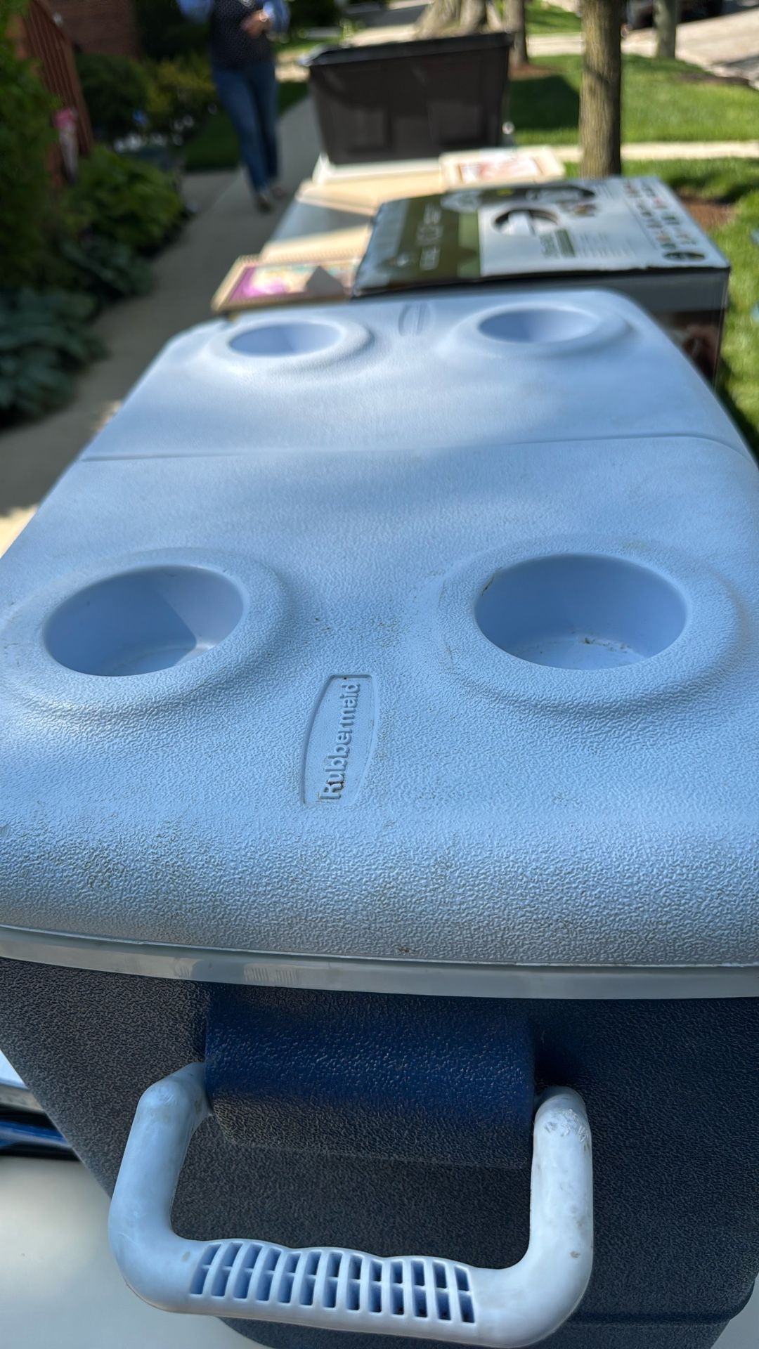 Rubbermaid 50 qt ICE CHEST