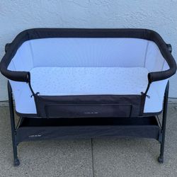 Angelbliss bedside bassinet with storage basket