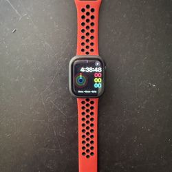 Apple Watch Series 7 - 41mm released 2021 GPS + Cellular