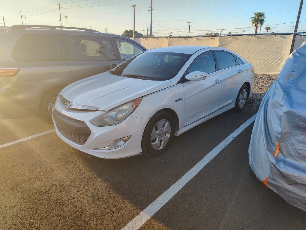 2011 Hyundai Sonata-Hybrid